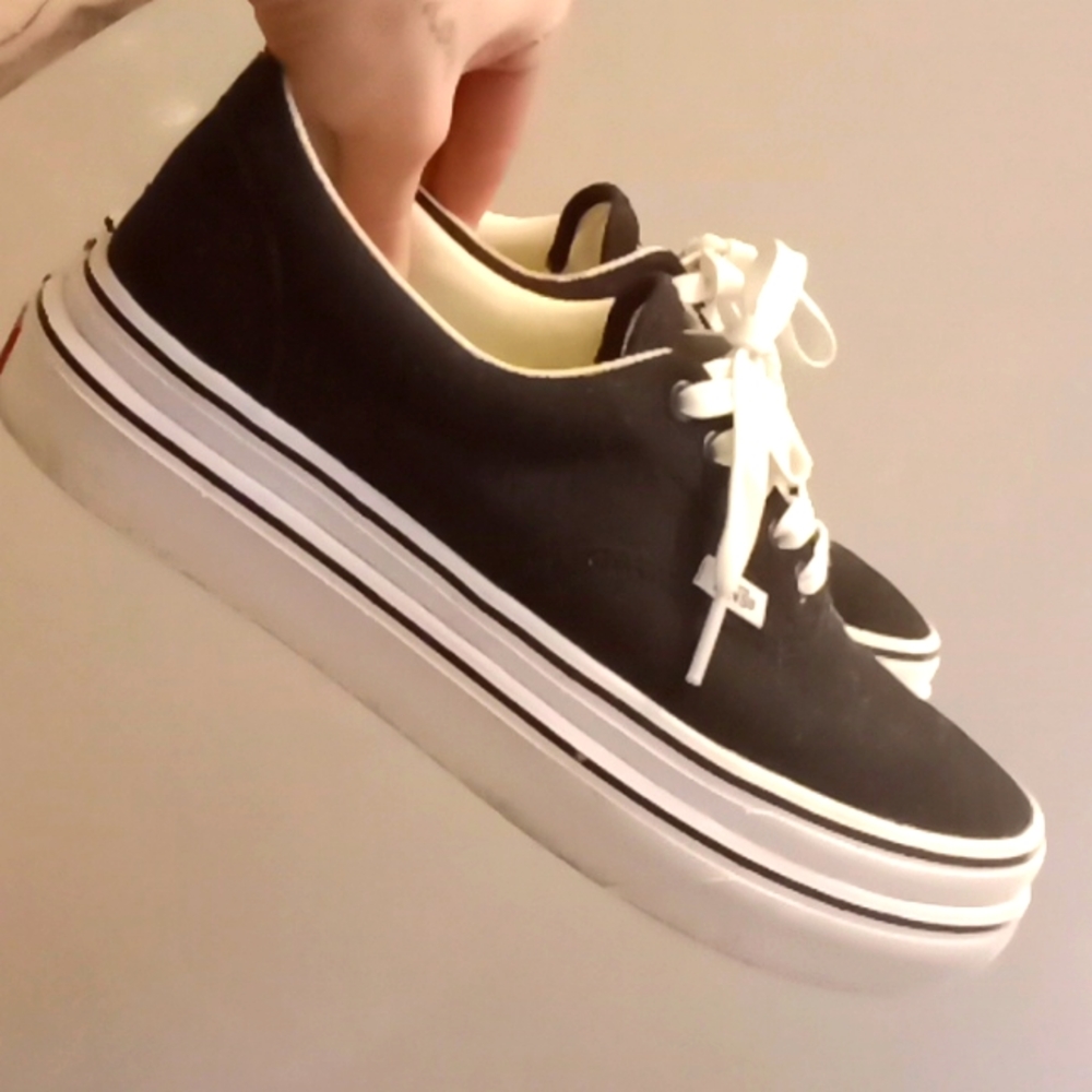Women's shoes